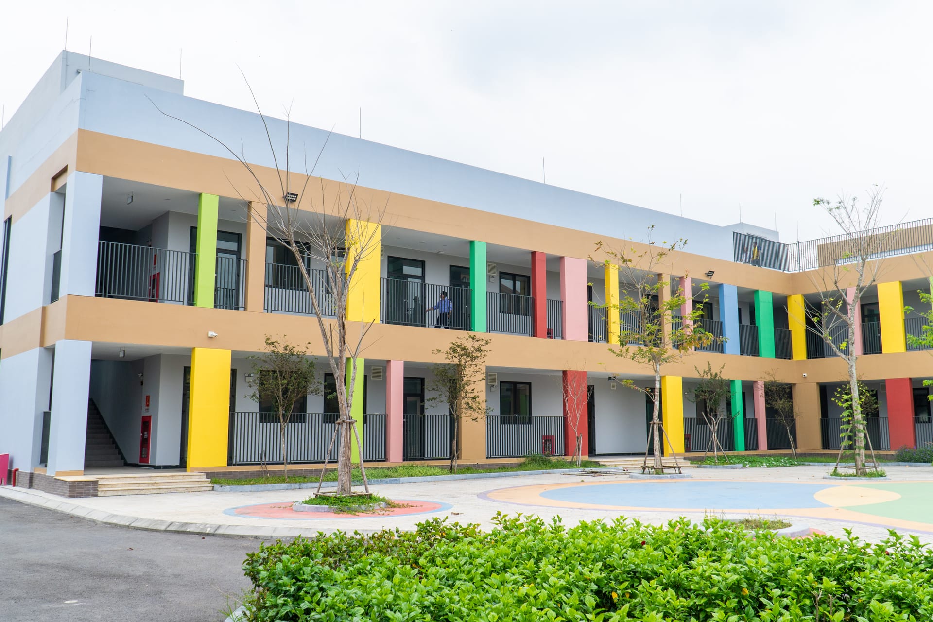 Khối Tiểu học nhiều màu, thoáng rộng