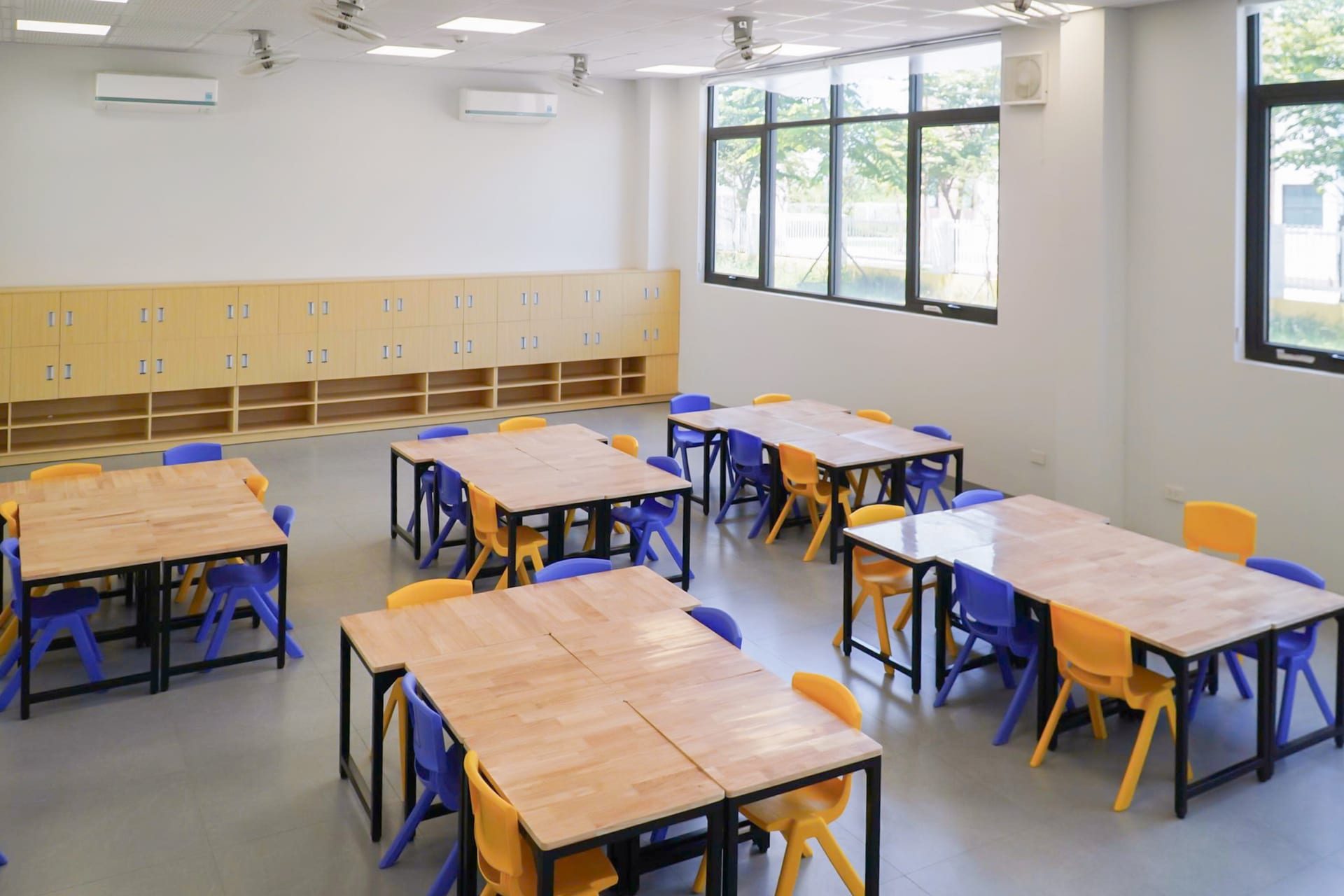 Phòng học rộng rãi, đủ ánh sáng tự nhiên