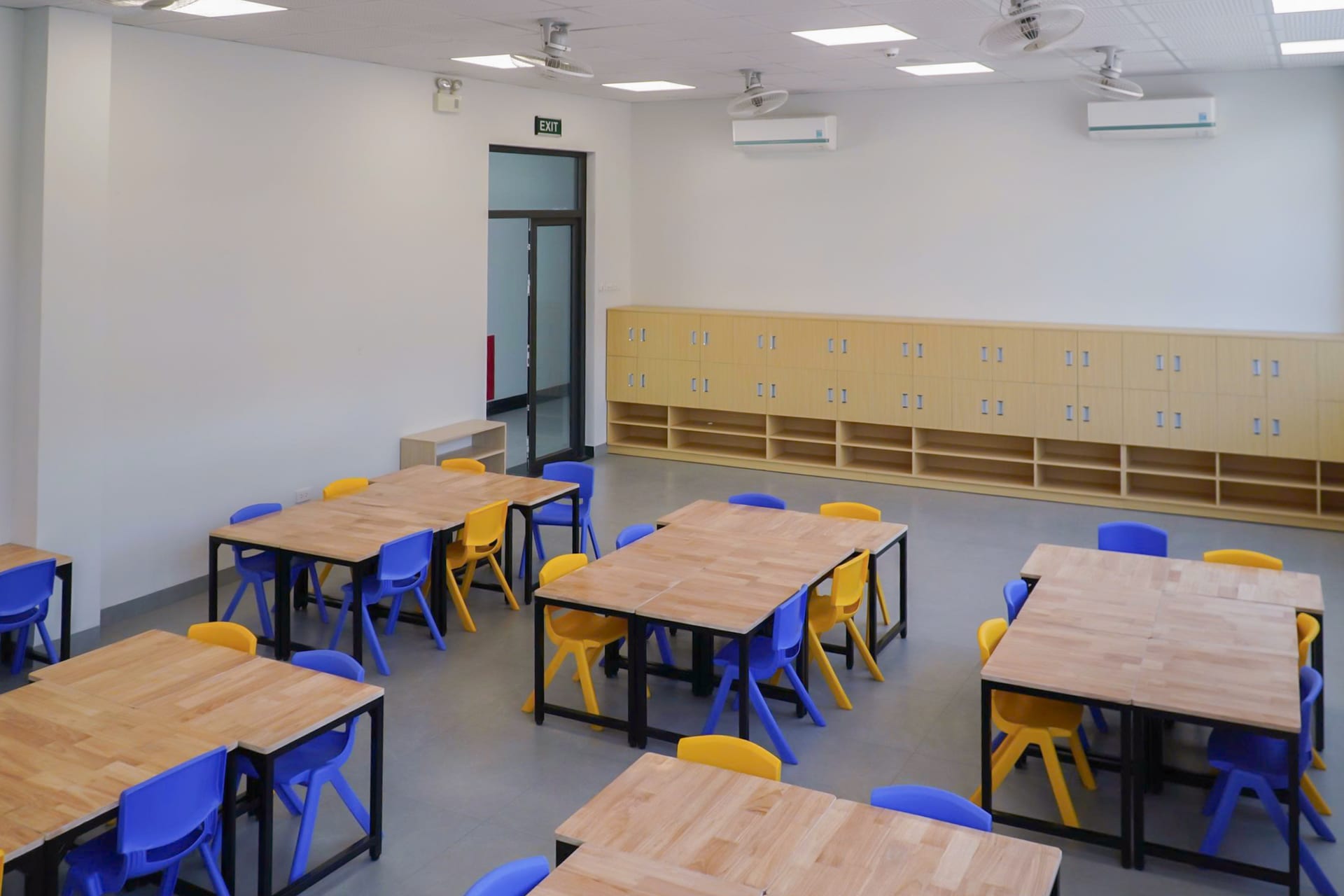 Không gian lớp học hiện đại, gọn gàng